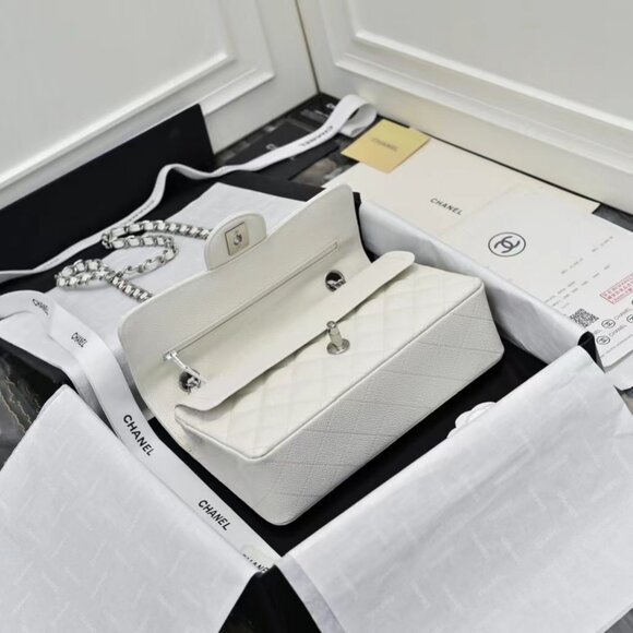 CHANEL Classic Flap Bag CF Bag Like New - Picture 8 of 9